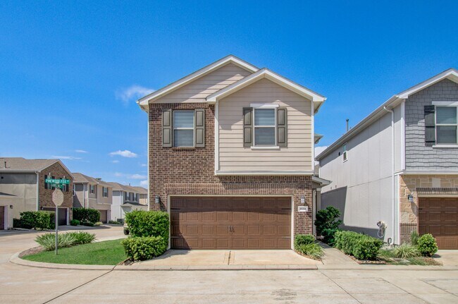 Building Photo - 10214 Pinewood Fox Dr