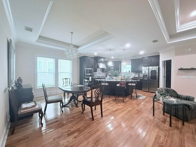 Foto del edificio - 3330 Jasmine Hill Rd