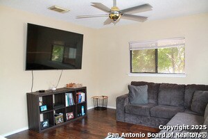Foto del edificio - 8930 Kenton Ct