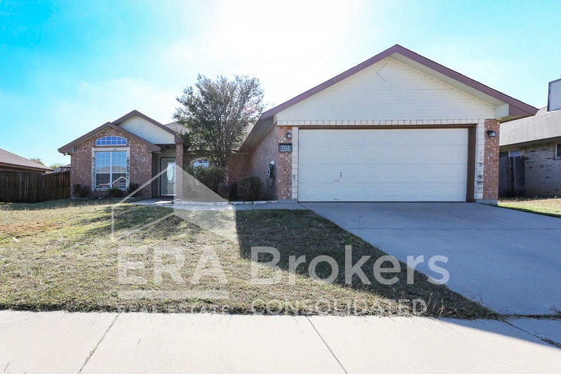 Foto principal - 702 Aries Dr