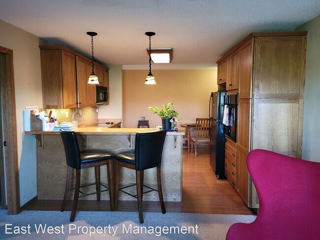 Building Photo - 3 br, 2 bath House - 1573 Carlton Ave W - ...
