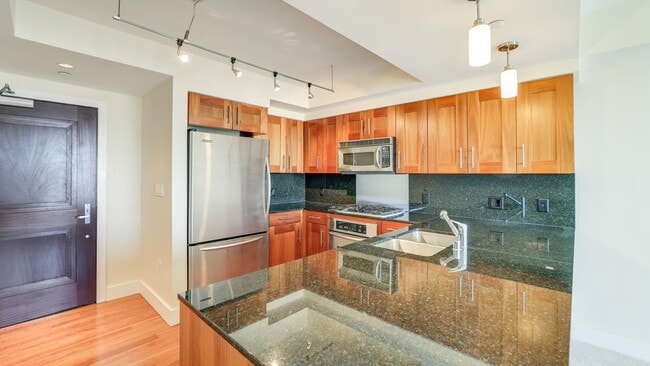 Building Photo - 650 Bellevue Way NE