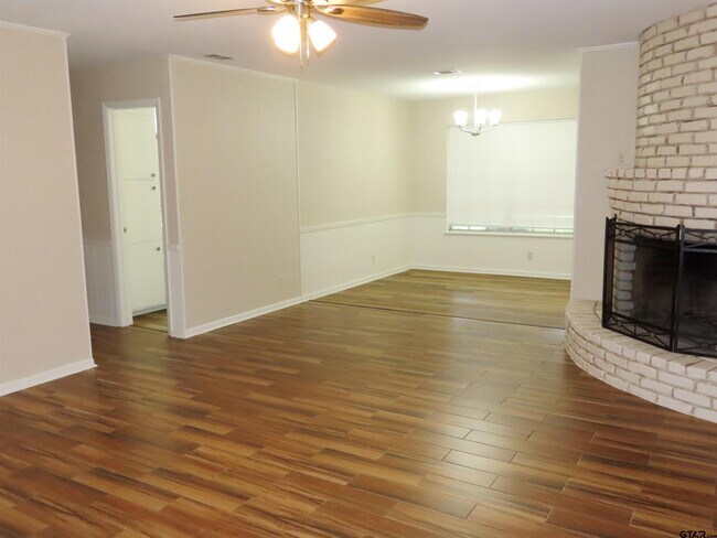 Foto del edificio - 3316 McDonald Rd