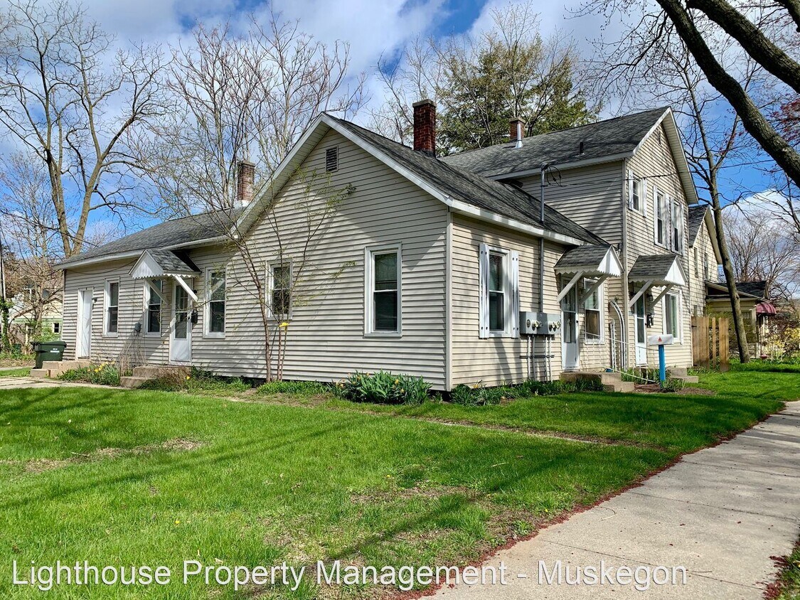Primary Photo - 2063 Estes St