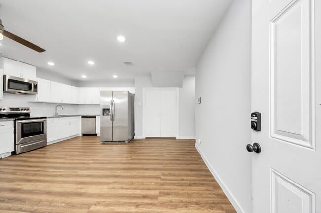 Foto del edificio - 6617 Bacher St