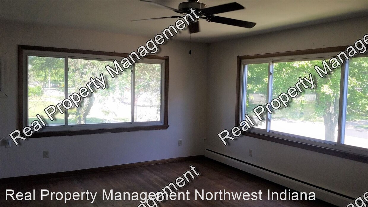 Primary Photo - 3 br, 1 bath House - 709 E. Elm Street #B