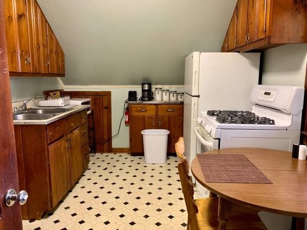 Foto del edificio - 38 Knight Rd