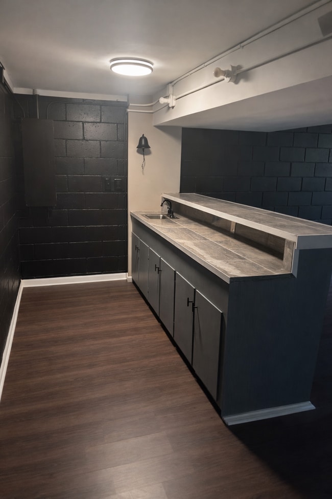 Building Photo - 2961 King Alfred Dr