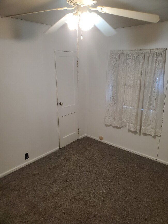 Master BedRoom 2 - 6656 Bellefontaine Ave