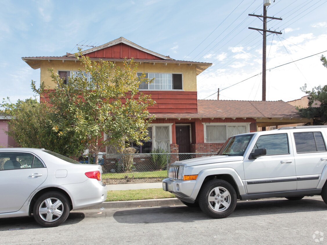 Foto del edificio - 8178 Garden View Ave