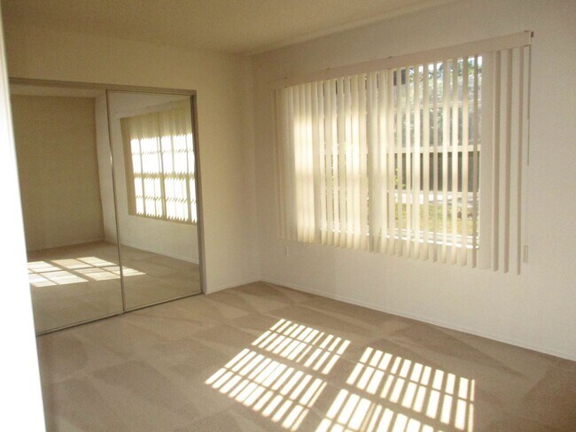 Building Photo - 2 br, 2 bath House - 2677 Rock Creek Dr
