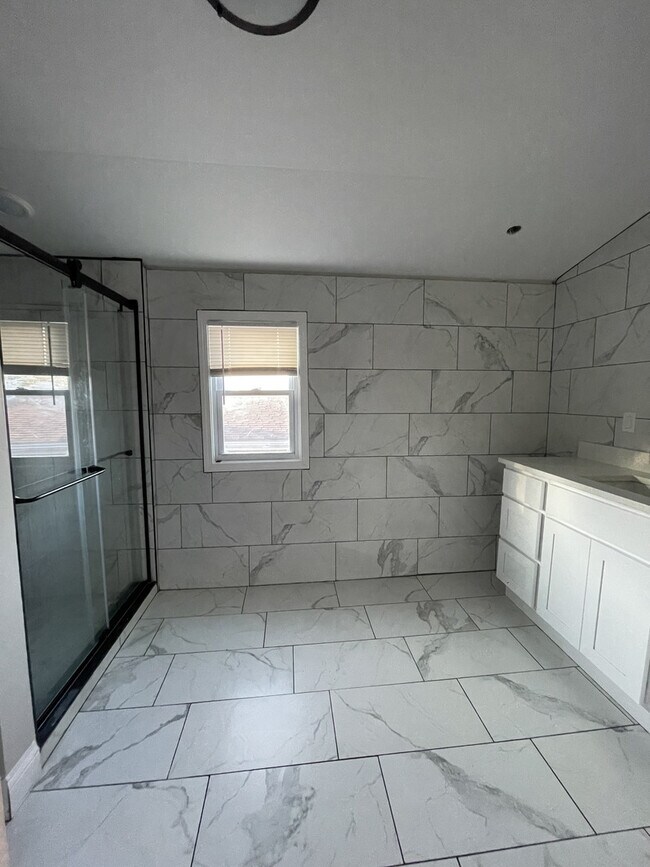 Foto del edificio - 6125 S Keating Ave