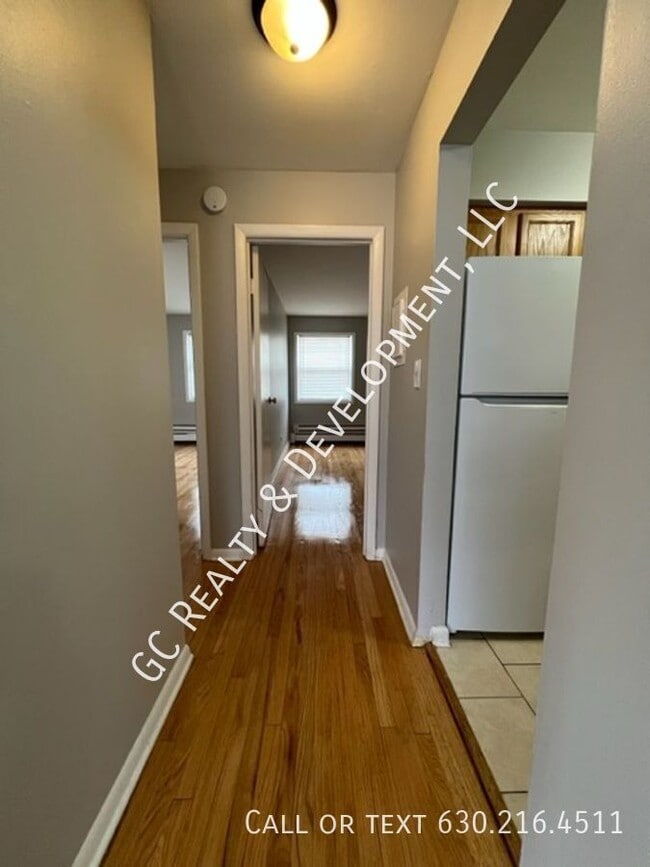 Building Photo - 263 Uteg St