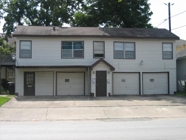 Mandell Apartments - 1602-1606 W Alabama St