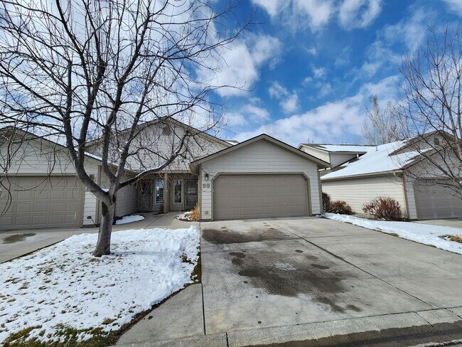Foto del edificio - Beautiful 3 Bedroom, 2 Bathroom Home in Aspen Place!