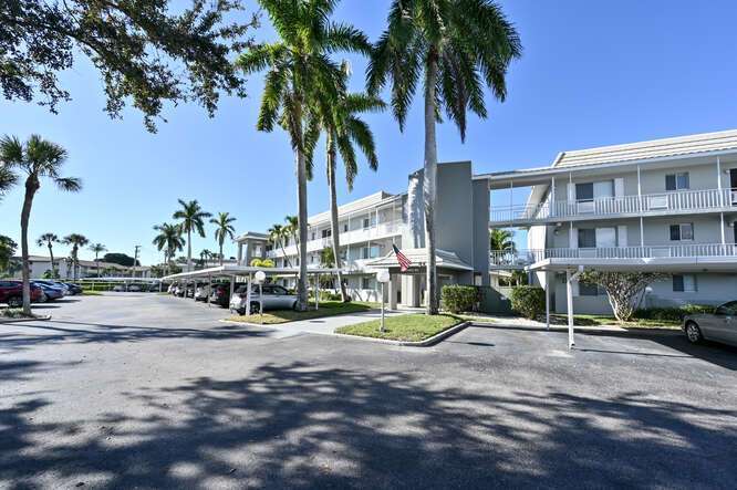 Primary Photo - Charming 2-Bed, 2-Bath Condo with Lanai – ...