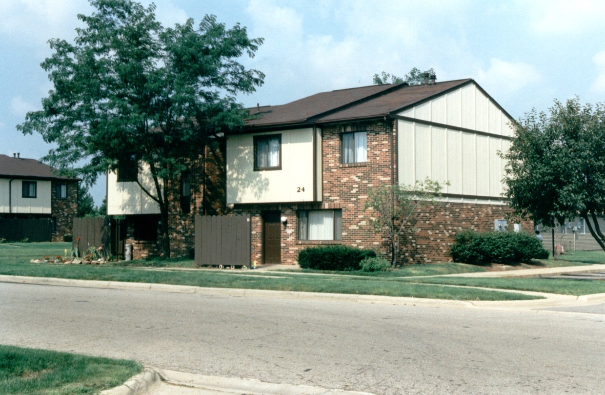 Building Photo - Jeffersonville Green