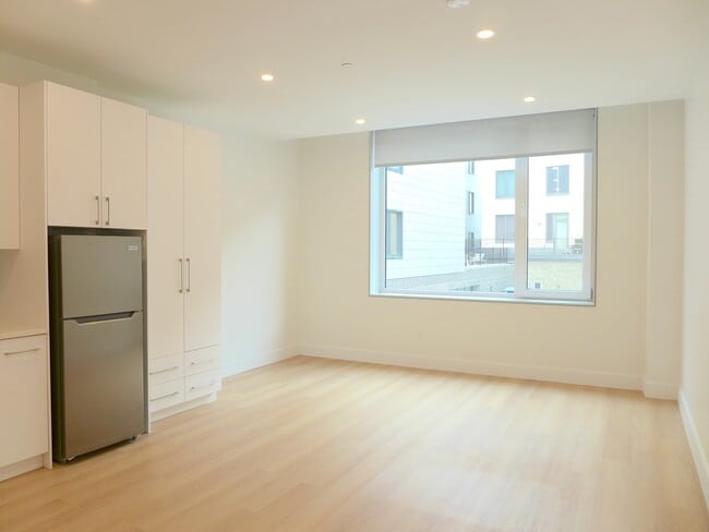 Building Photo - 1112 Harrison Ave