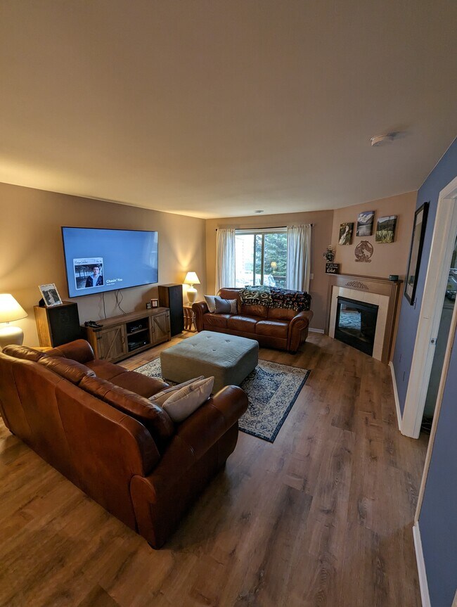 1540 Iroquois Ave Unit 1540, Grafton, WI 53024 Condo for Rent in