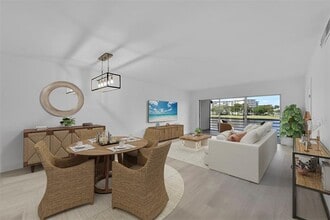 Building Photo - 2801 N Palm Aire Dr