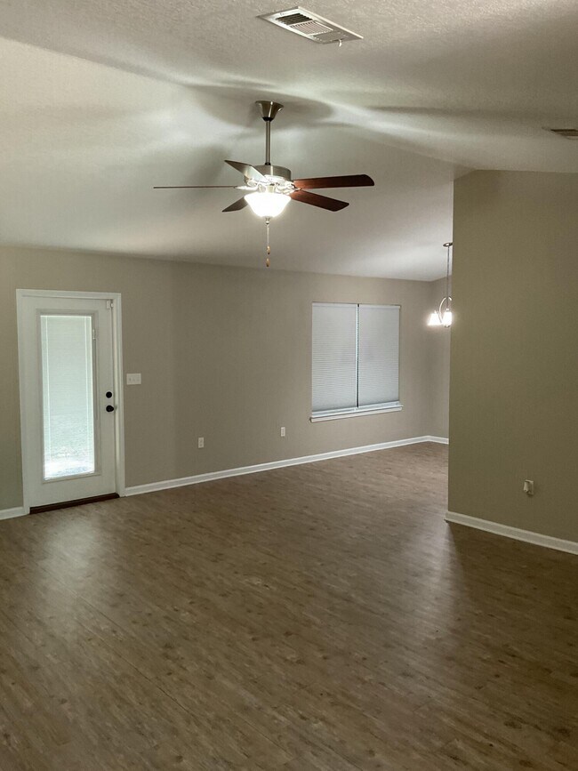 Foto del edificio - 2856 Shoffner Ave