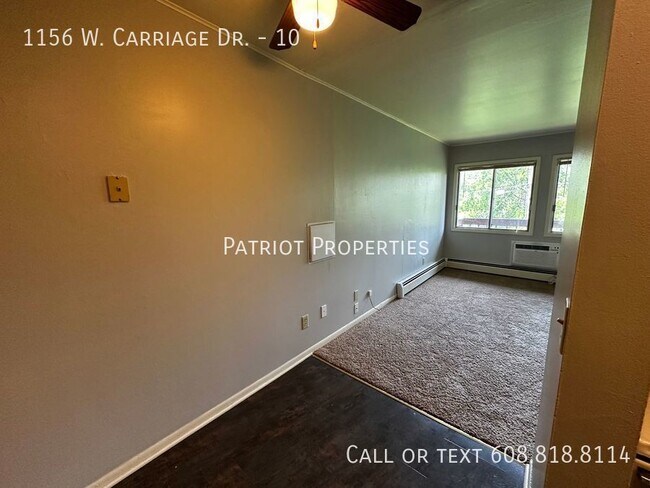Foto del edificio - 1 bedroom/ 1 bath apartment in Whitewater, WI
