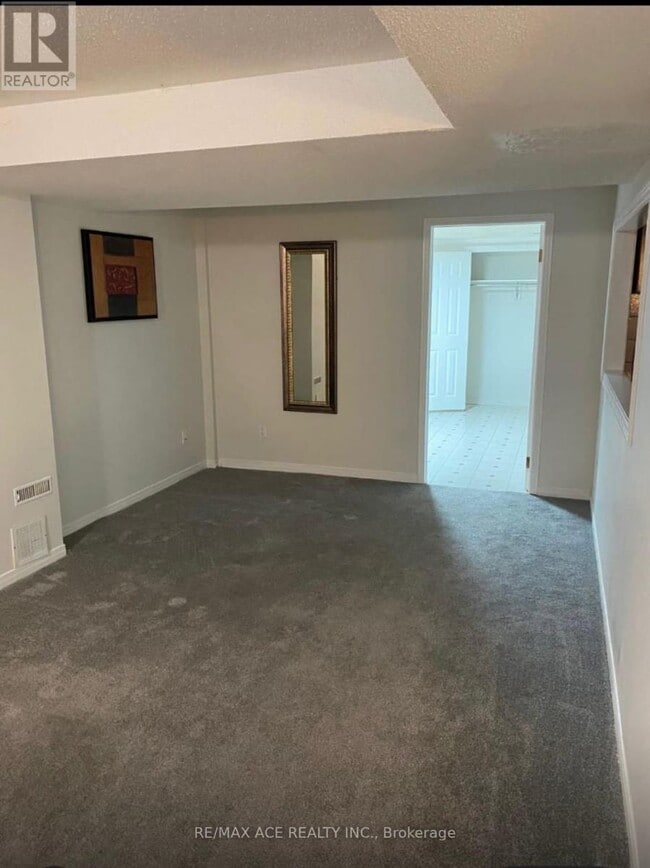 Building Photo - 90 Monk Crescent