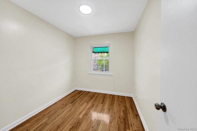 Building Photo - 3722 Bronxwood Ave