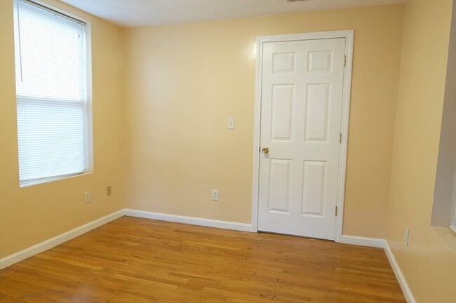 Building Photo - 102 Orleans St