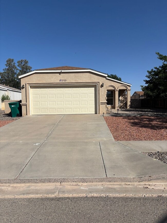Building Photo - Charming 2 Bed, 2 Bath Home in Rio Rancho