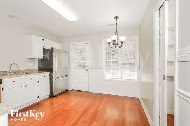 Foto del edificio - 6877 Ironwood Cir
