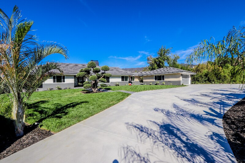 Foto principal - 445 Highland Dr