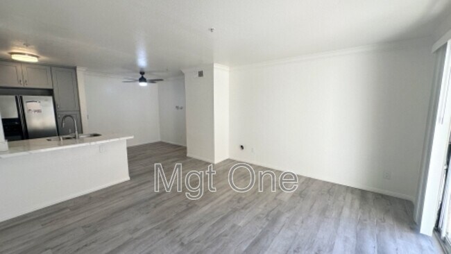 Building Photo - 2040 Las Colinas Cir