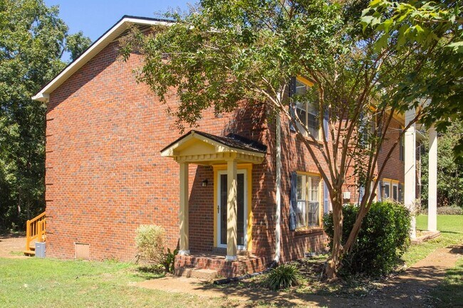 Foto del edificio - 718 Holder Dr