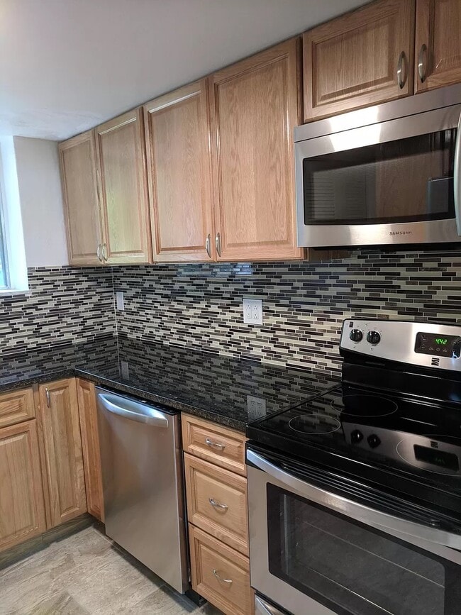 Building Photo - 3457 Evergreen Rd