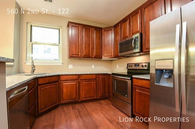 Foto del edificio - 560 N 2nd St