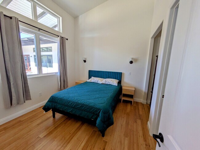 Dormitorio 1 - 2084 W Hampton Dr