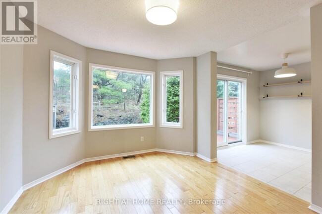 Building Photo - 124 Blackdome Crescent