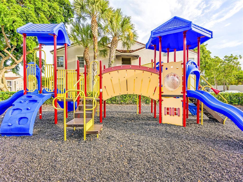 Patio de juegos - Miramar Lakes