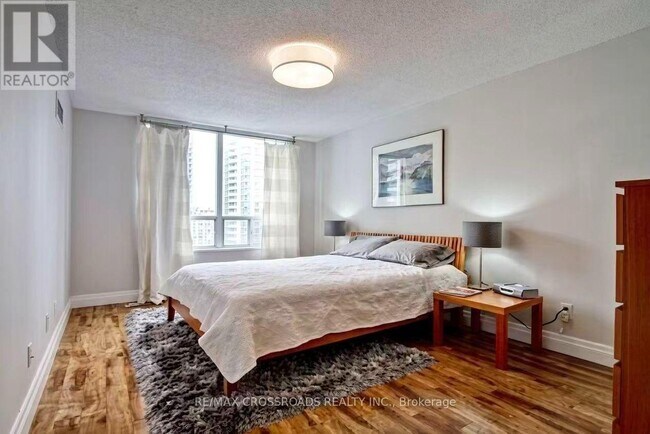 Building Photo - 28 Empress Ave