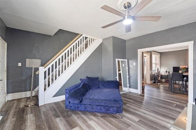 Foto del edificio - 6640 Rowan St