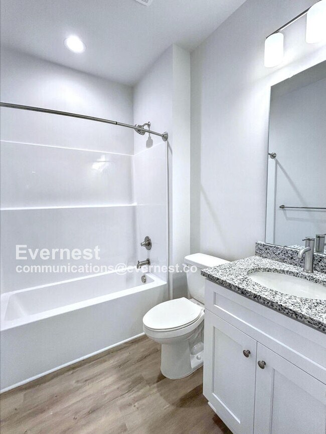 Foto del edificio - 409 S Davis St