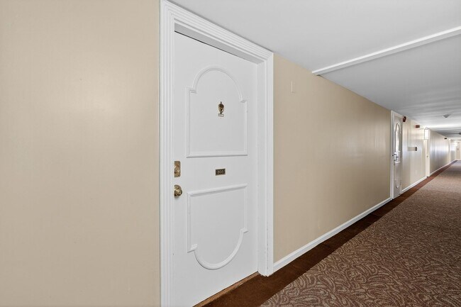 Foto del edificio - 1 Bedroom Condo Walking distance to UofD