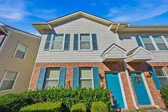 Building Photo - 1929 Kemah Village Dr