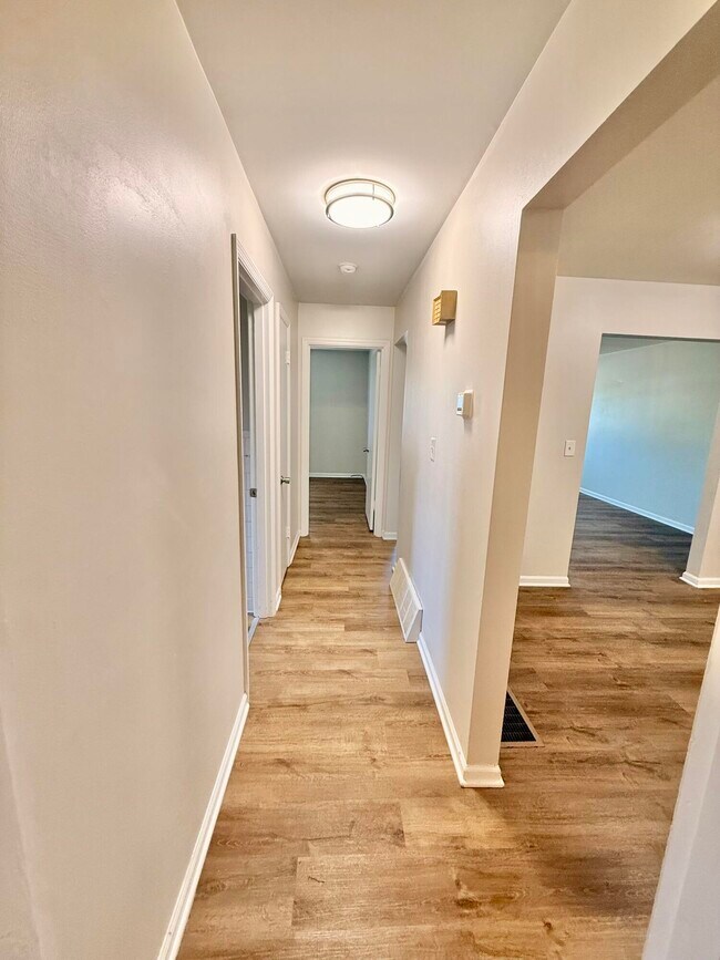 Foto del edificio - 708 Greenbriar Dr