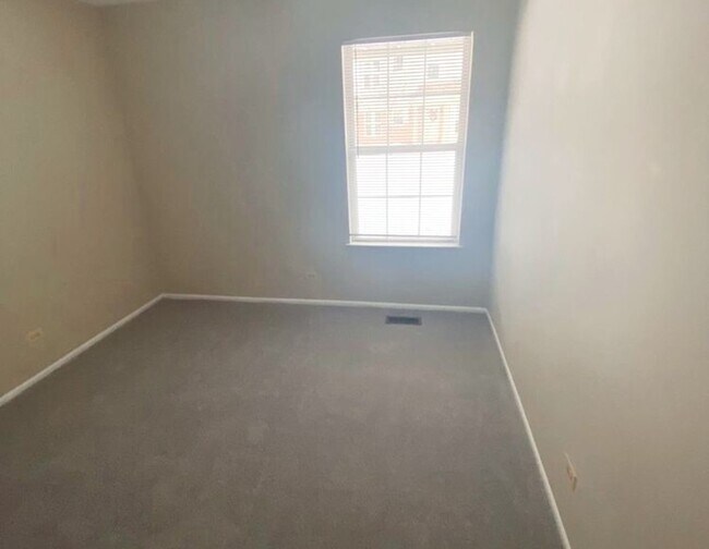 Building Photo - 1249 S Wellington Ct