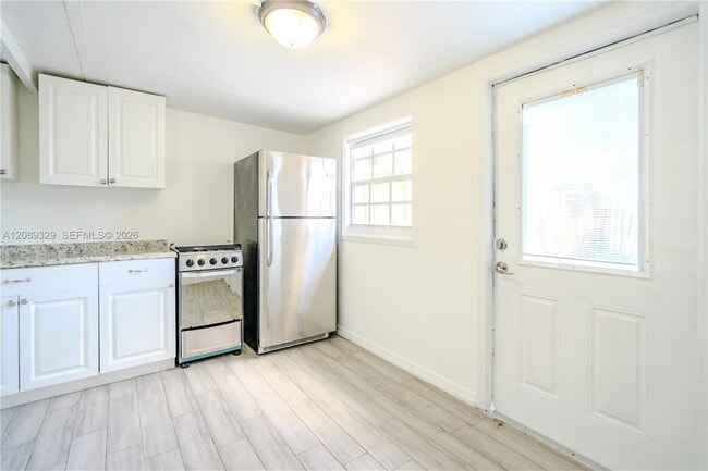 Building Photo - 27 SW 55th Avenue Rd