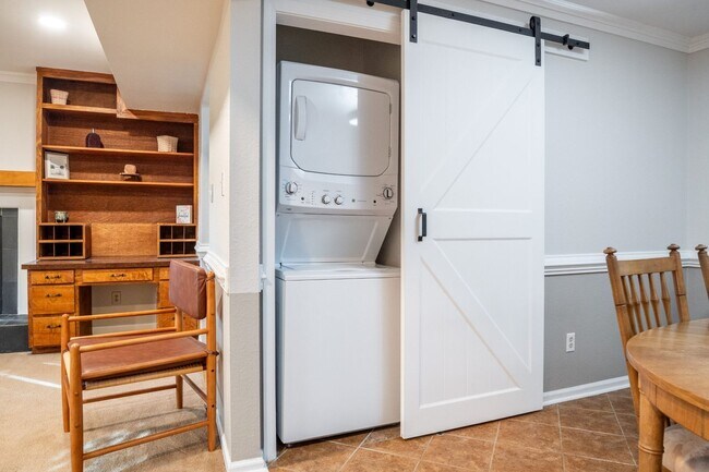 Foto del edificio - 3 Bedroom 2.5 Bathroom Condo!