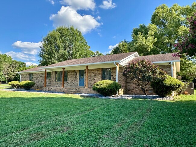 Foto del edificio - 2397 Braxton Bragg Dr