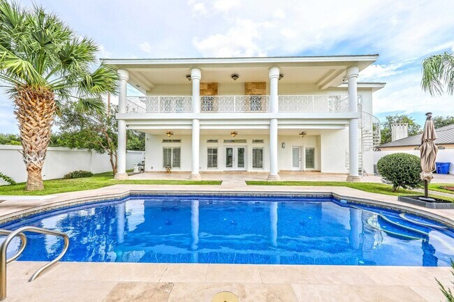 Building Photo - 314 Bordeaux Dr